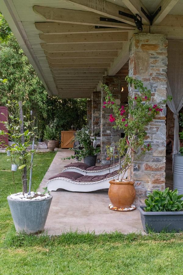 Sinanis Garden House Lägenhet Volos Exteriör bild
