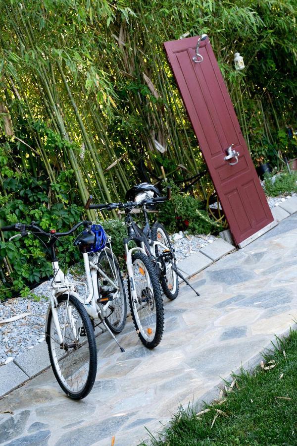 Sinanis Garden House Lägenhet Volos Exteriör bild