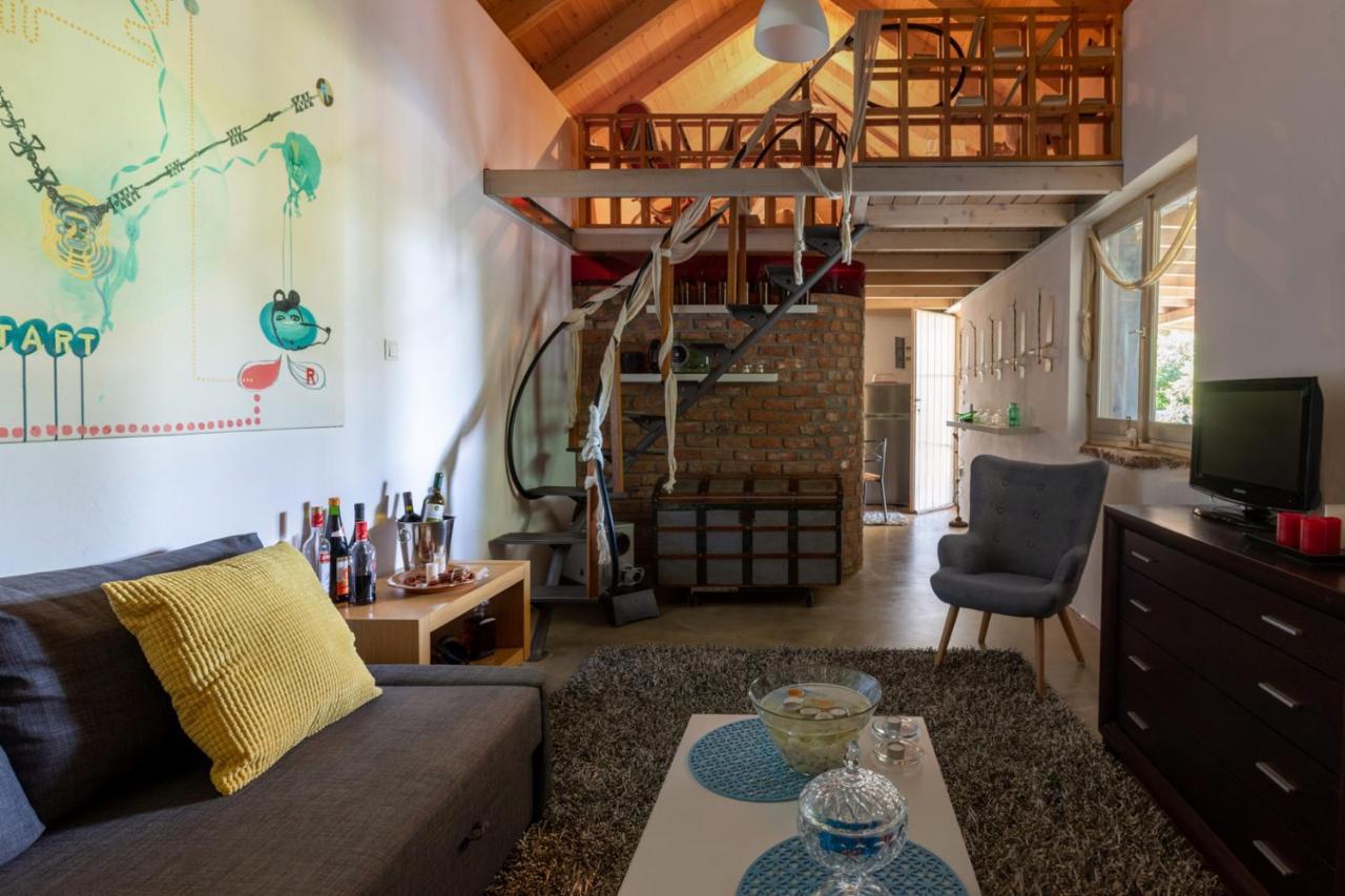 Sinanis Garden House Lägenhet Volos Exteriör bild