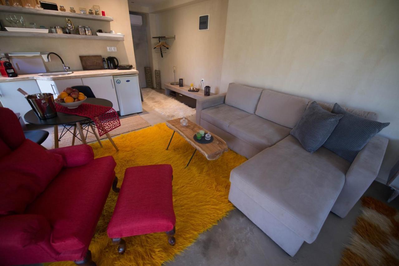 Sinanis Garden House Lägenhet Volos Exteriör bild